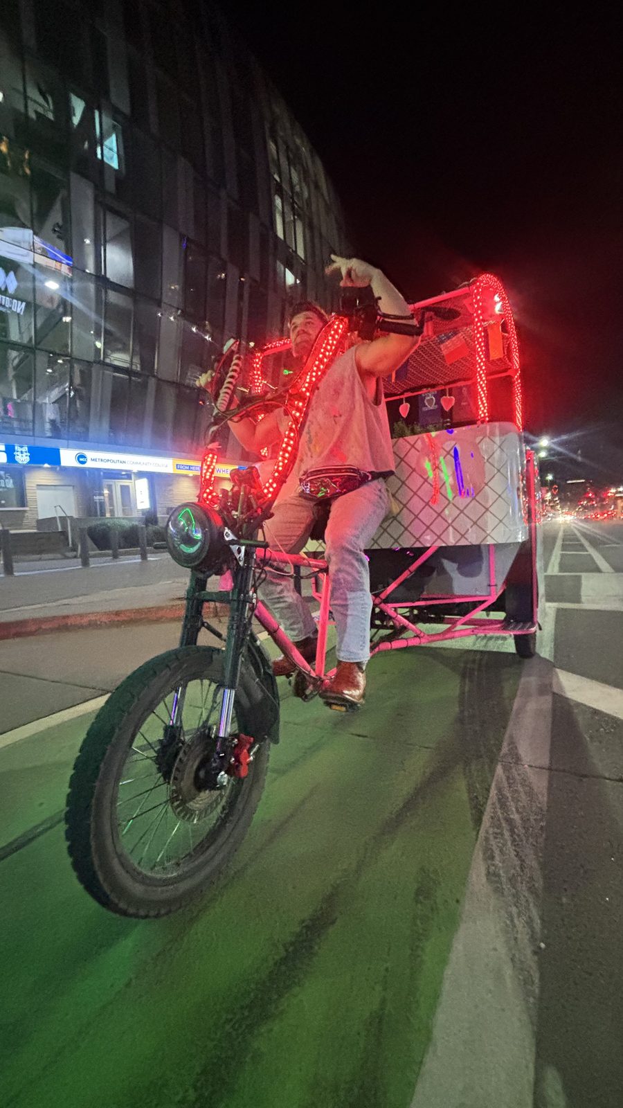 Night ride aboard an EZ pedicab